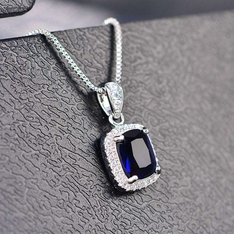 Square zircon pendant