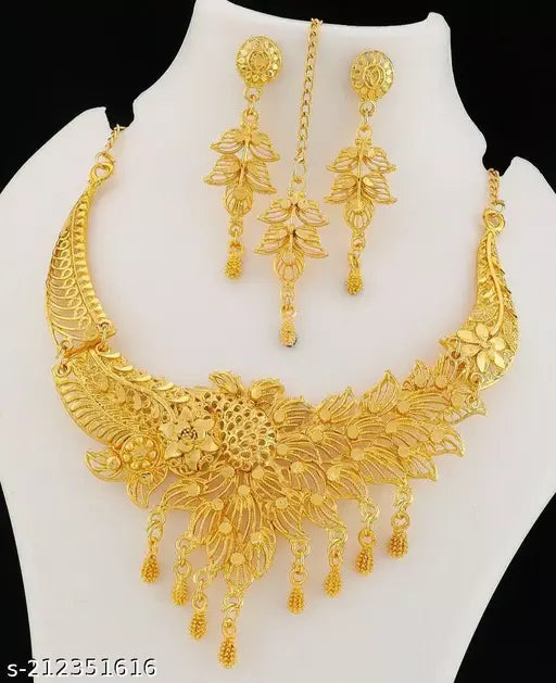 New Tready Golden Jewellery Set for Women