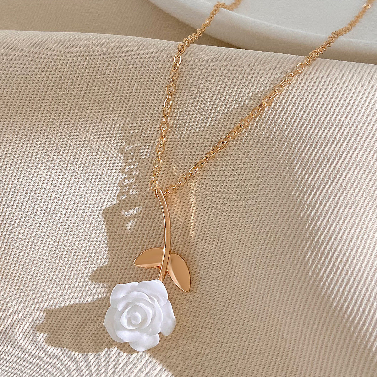 Rhinestone Love Rose Chain Necklace For Women - BOSS MANGO