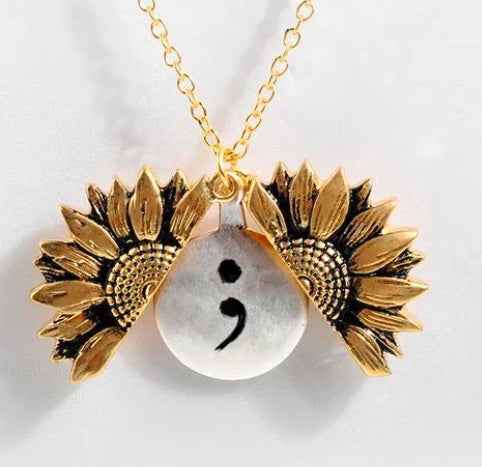 Sunflower Double-layer Lettering Necklace - BOSS MANGO