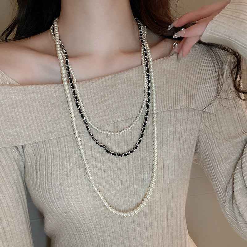 Irregular Long Pearl Necklace Niche