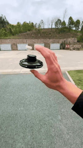 Magic Flying Spinner – The Ultimate Outdoor Fun Toy! BD3DB905-6821-4B47-ADF9-1455ABAF94BC