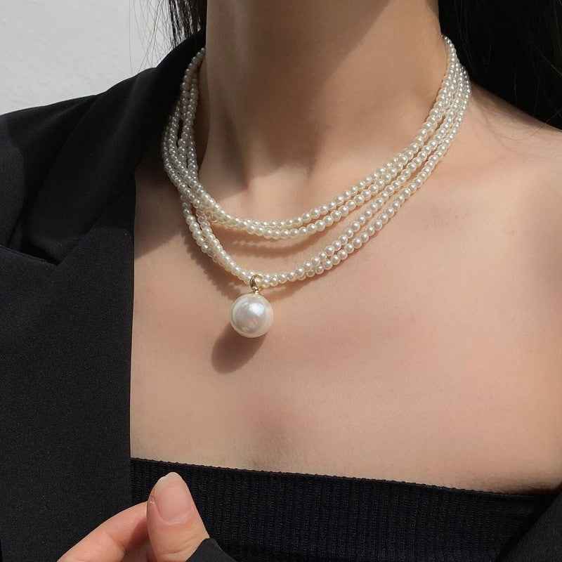 Irregular Long Pearl Necklace Niche