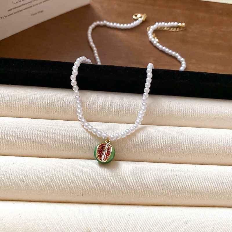 Irregular Long Pearl Necklace Niche