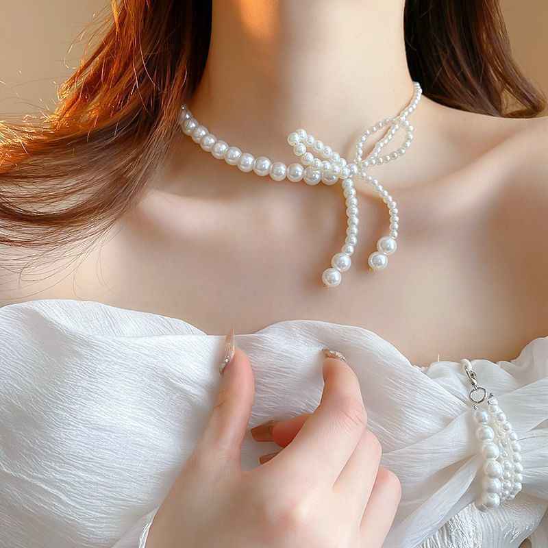 Irregular Long Pearl Necklace Niche